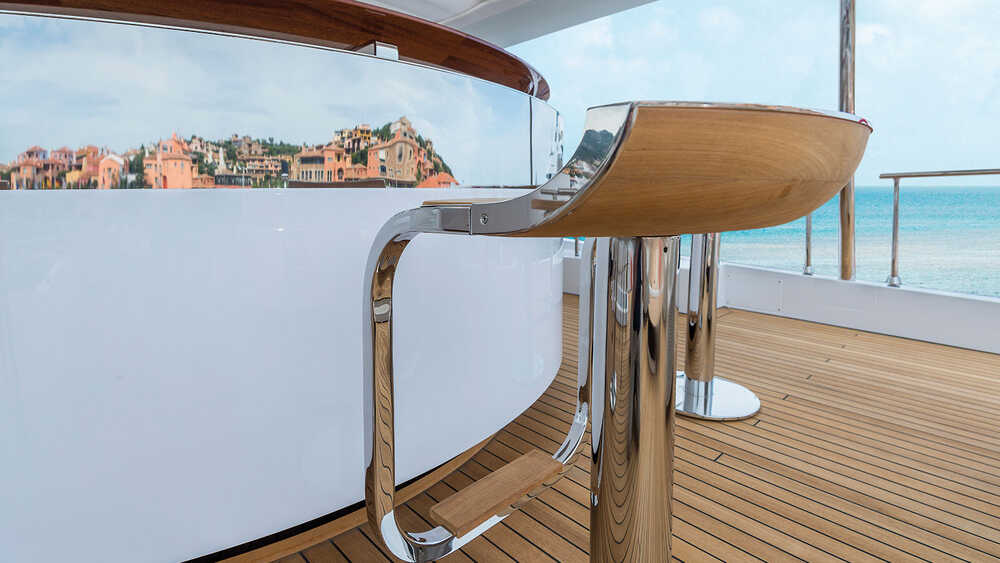 Bar on flybridge