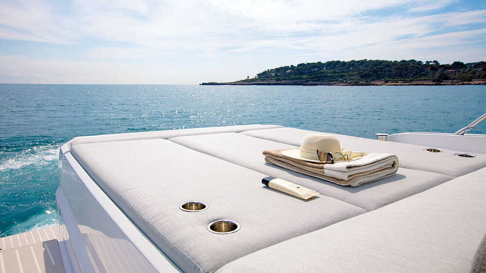 Sunbathing area on aft deck