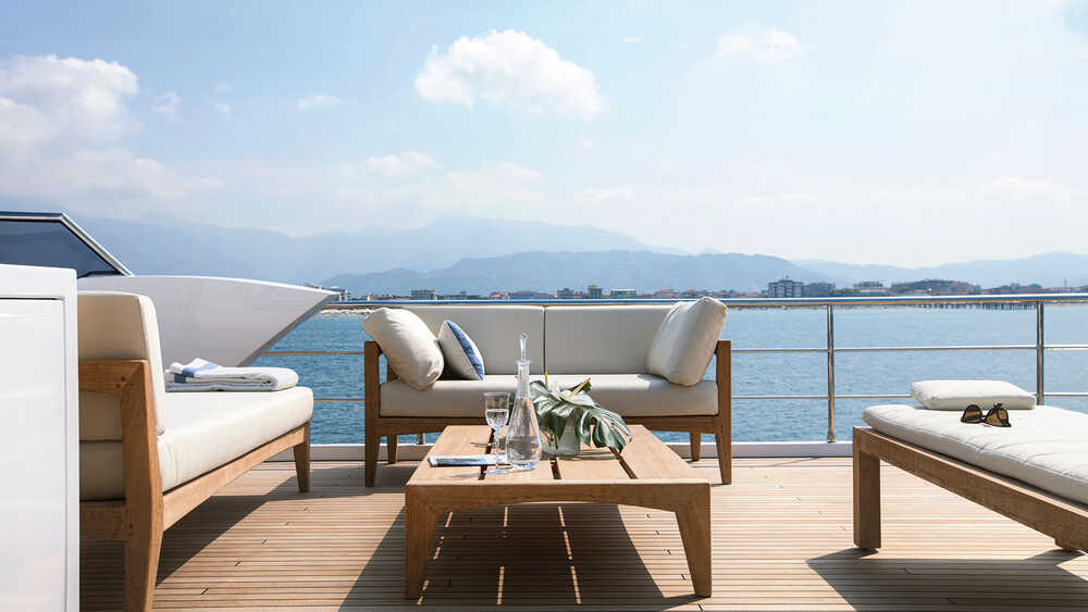 Lounge area on flybridge
