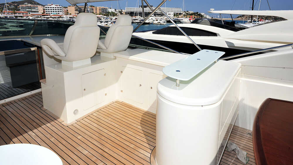 Bar on flybridge