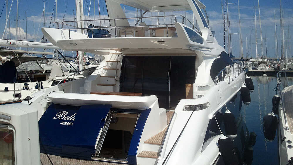 Exterior Azimut 64 2013