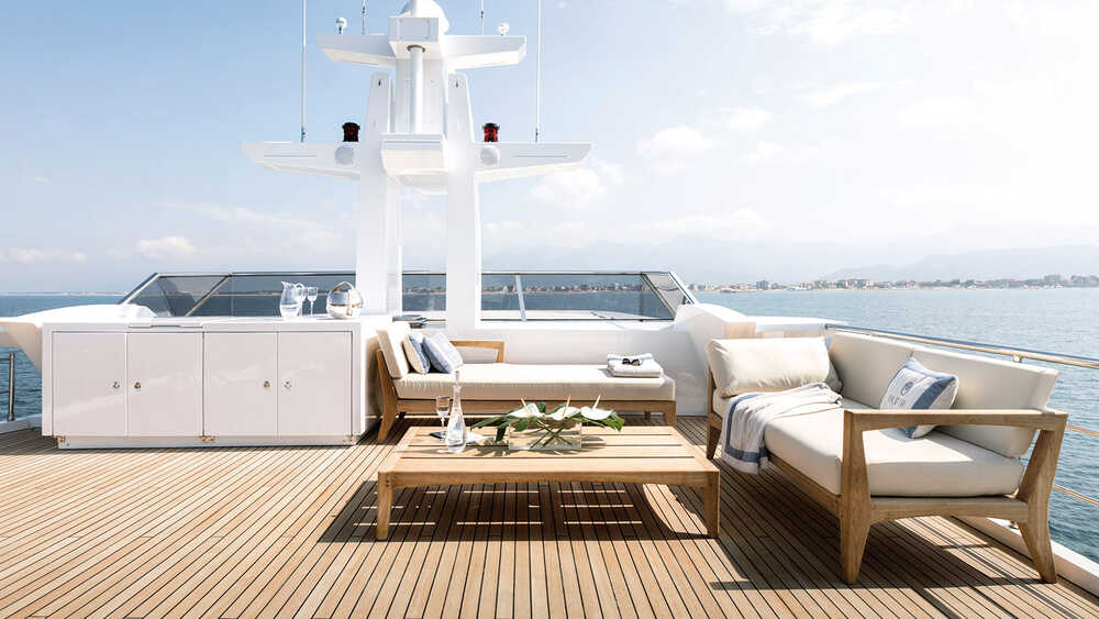 Lounge area on flybridge