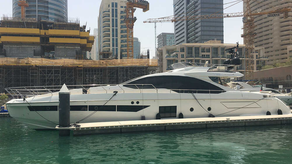 Azimut 77S exterior