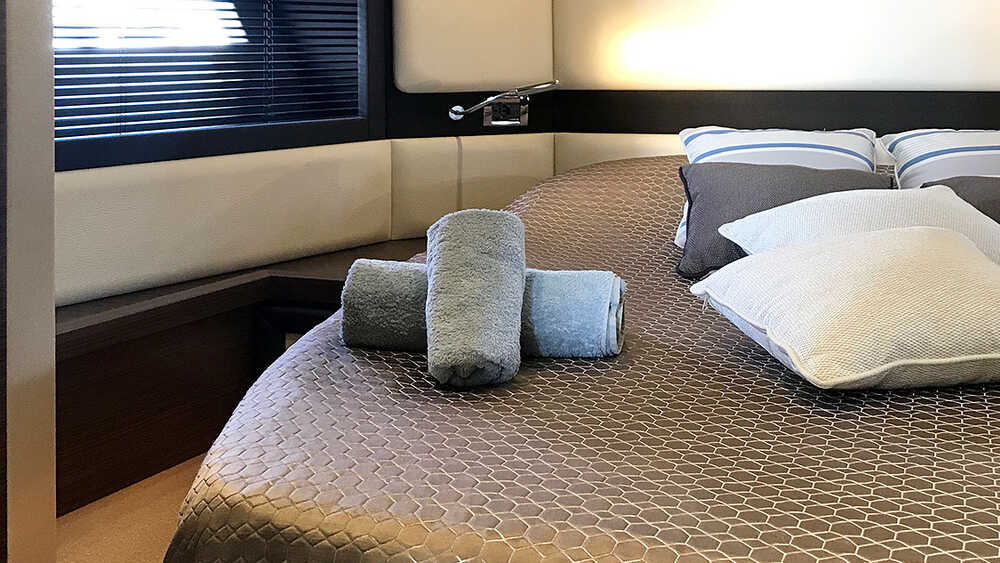 Bow VIP cabin