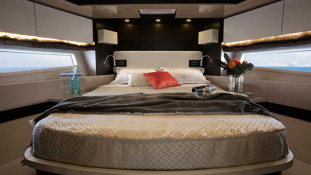 Bow VIP cabin