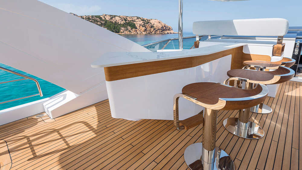Bar on flybridge