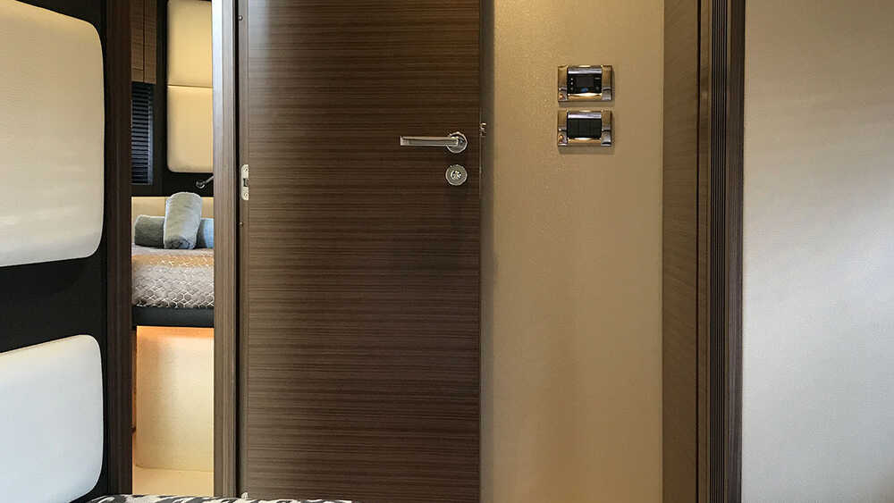 Guest cabin