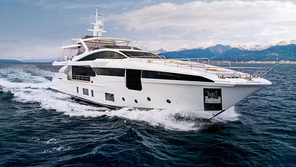 Exterior Azimut Grande 35 METRI