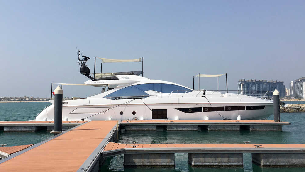 Azimut 77S exterior