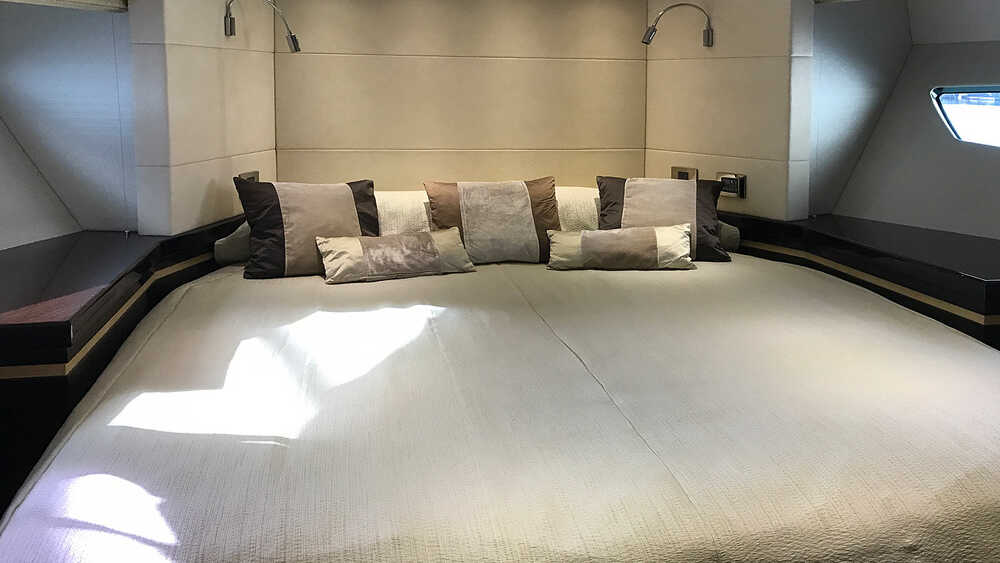 Bow VIP cabin