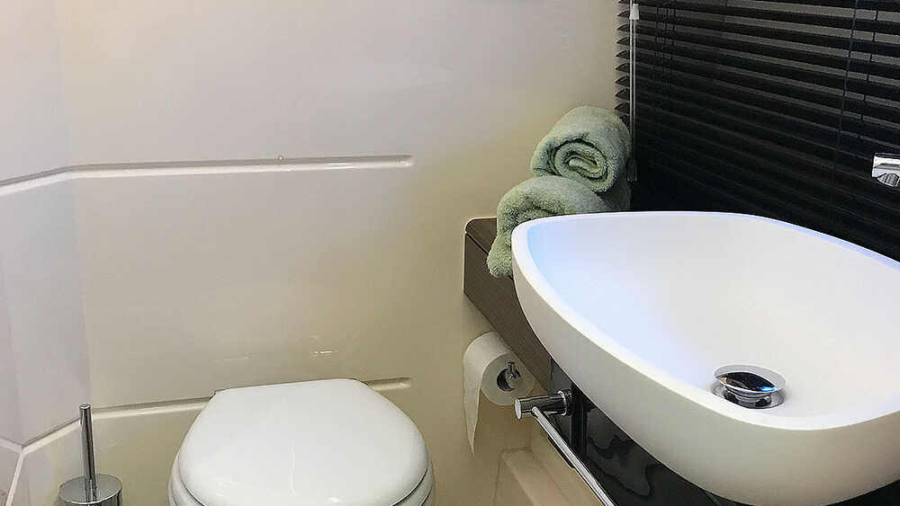 Master head