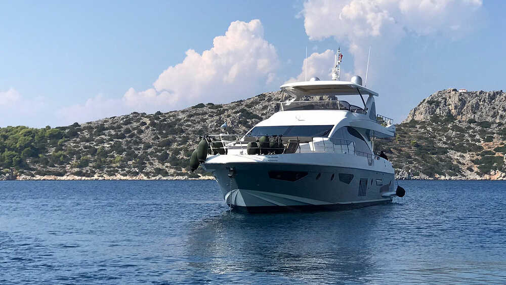 Exterior M/Y Azimut 80 "MEMORIES"