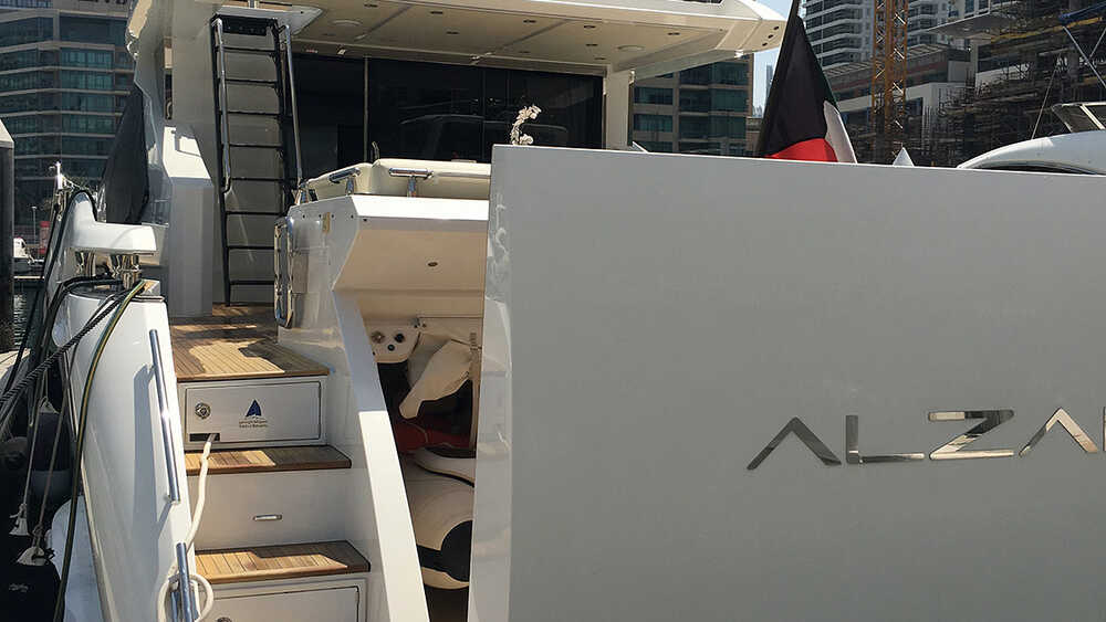 Azimut 77S exterior