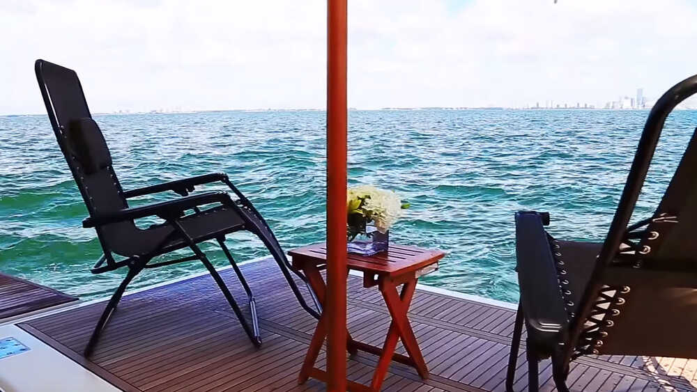 The aft lounge area on the retractable swimming platform