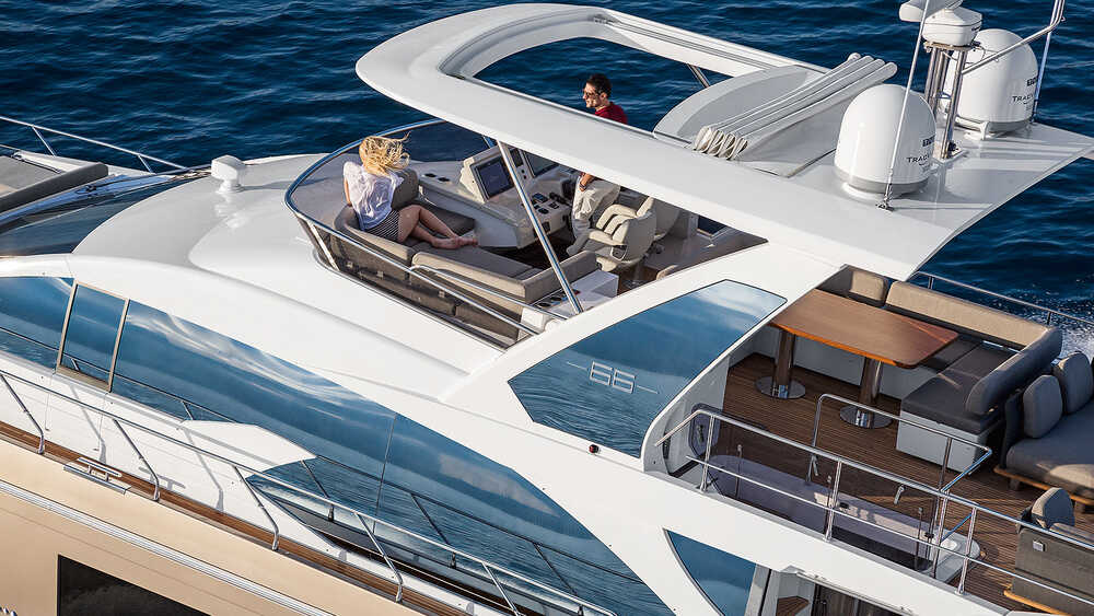 Exterior Azimut 66F