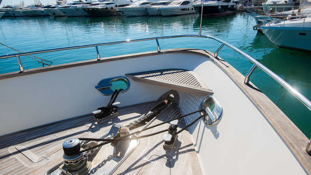 Bow deck