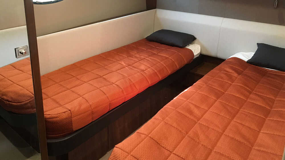 Guest cabin