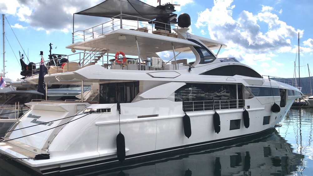 Exterior Azimut Grande 35METRI
