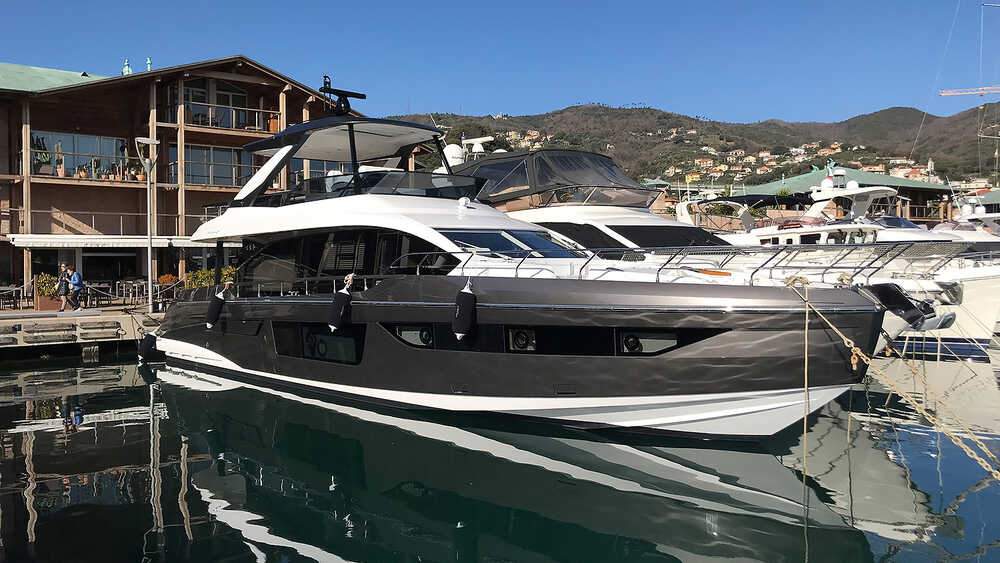 Exterior Azimut 68 Fly M/Y Sunstroke 2022