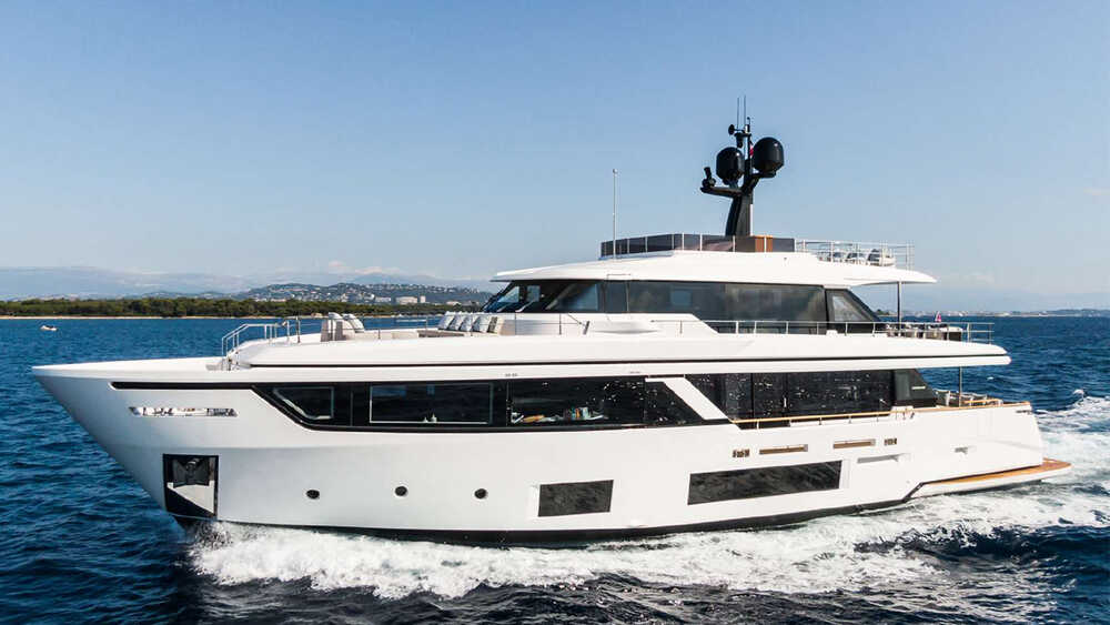 Exterior Custom Line Navetta 30<br/>M/Y MRS G 2021