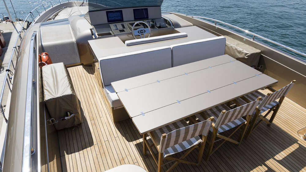 Dining area on flybridge