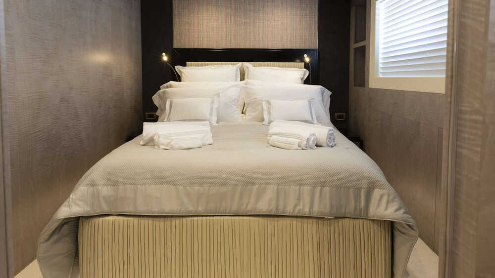 Guest cabin on port side