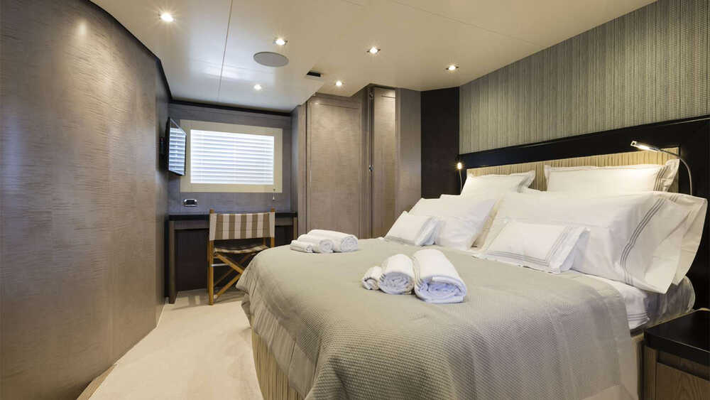 Bow VIP cabin