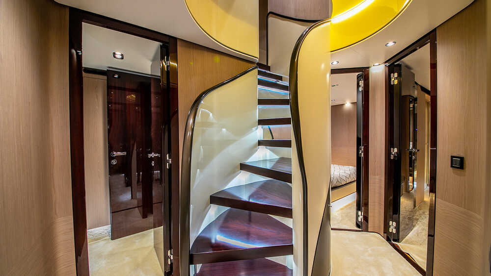 Steps to lower deck