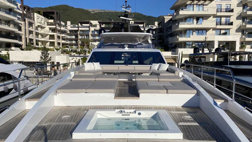 Bow deck