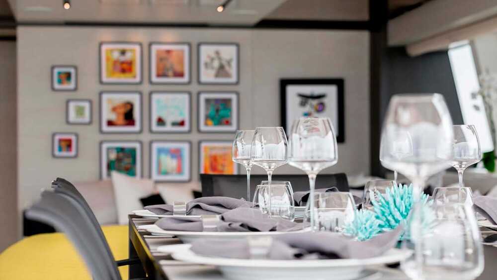 Dining area on upper deck 