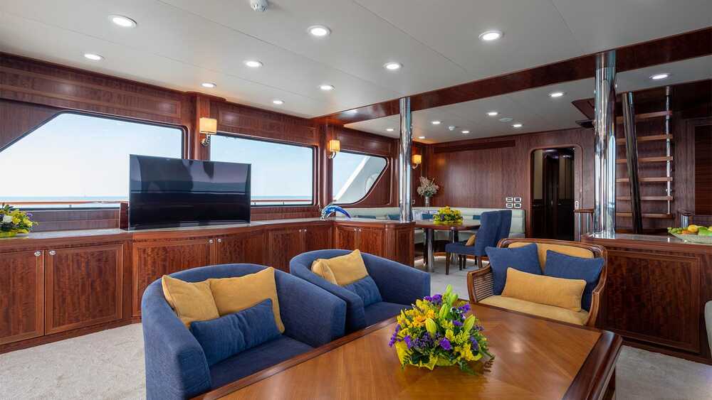Main deck salon