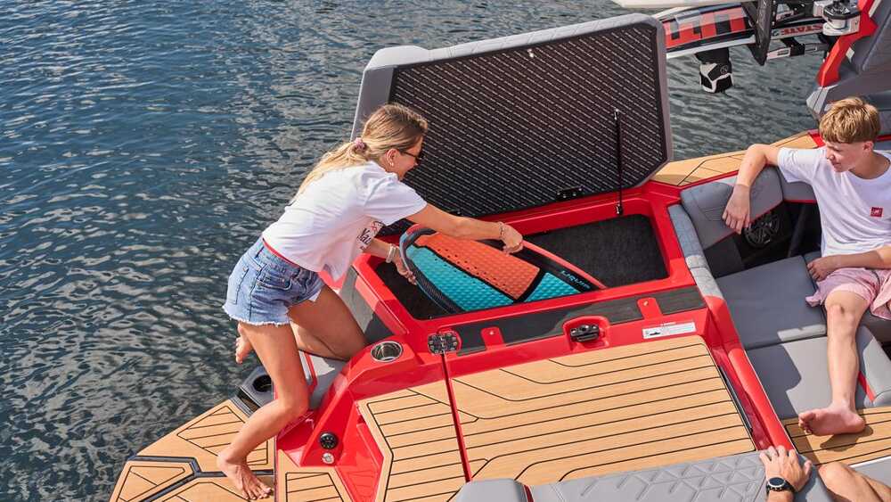 Transom Storage