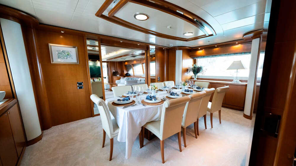 Main saloon dining