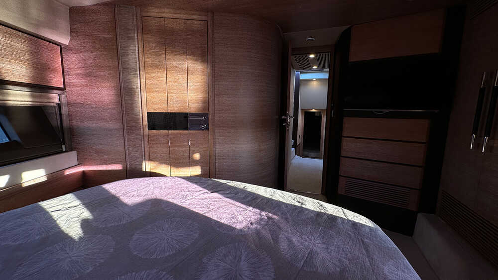 Guest cabin
