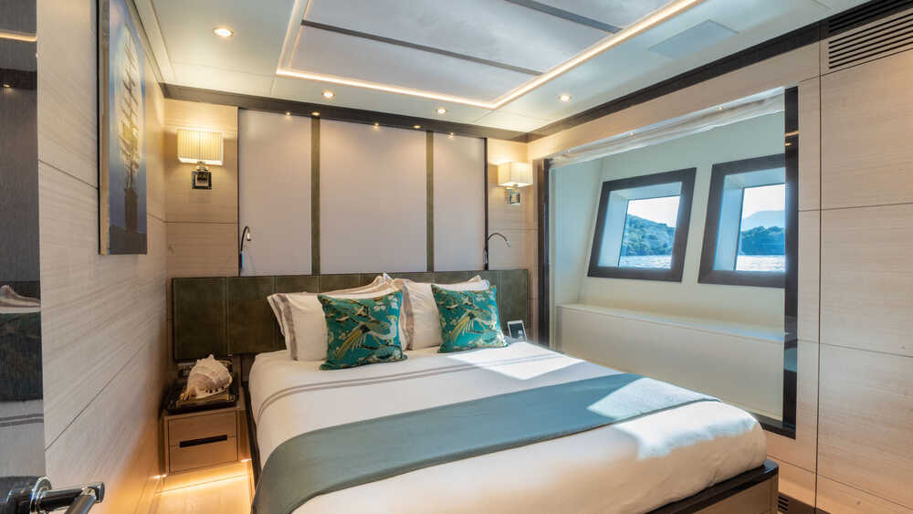 Guest cabin with double bed