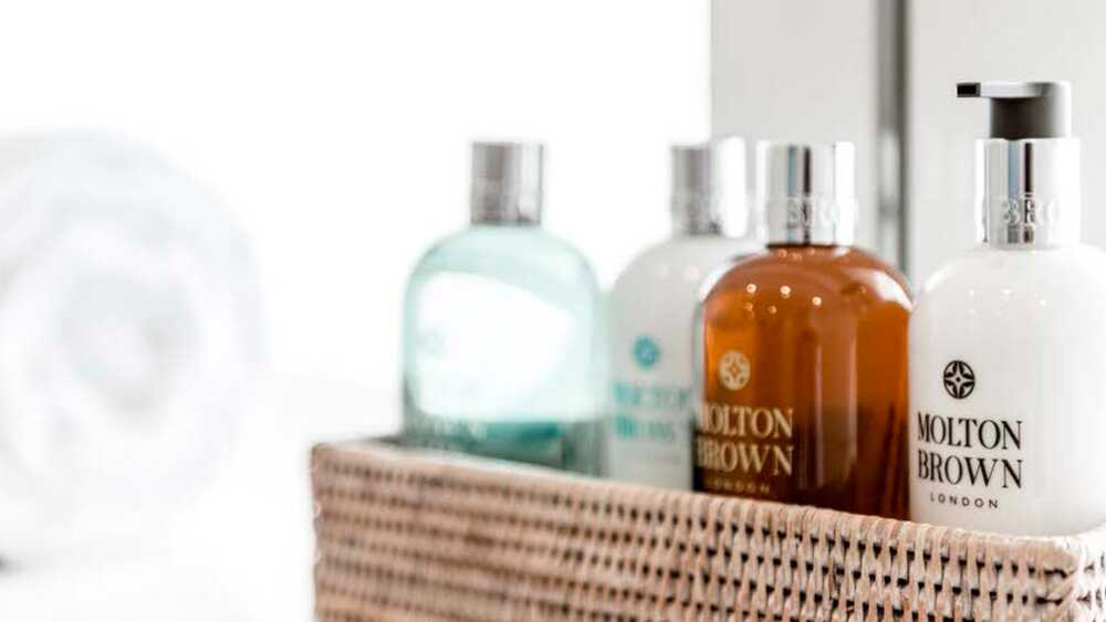 Bathing accessories 