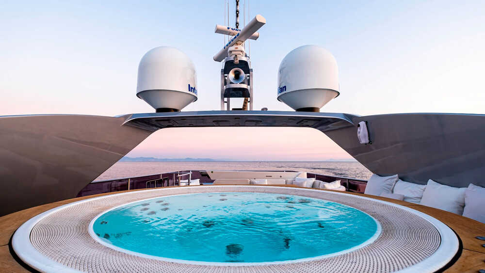 Jacuzzi on the flybridge