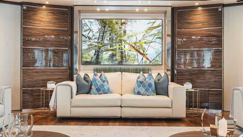 Main deck salon