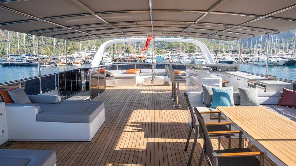 Deck lounge area