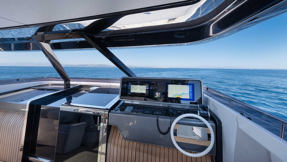 Sundeck helm station