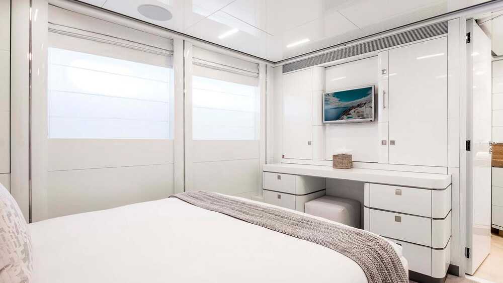 Guest cabin