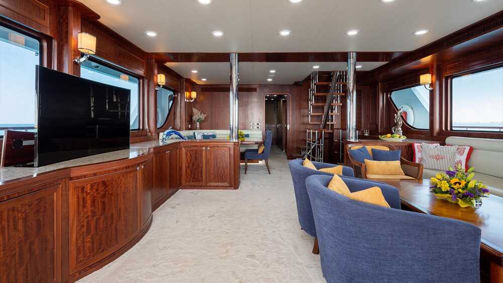 Main deck salon