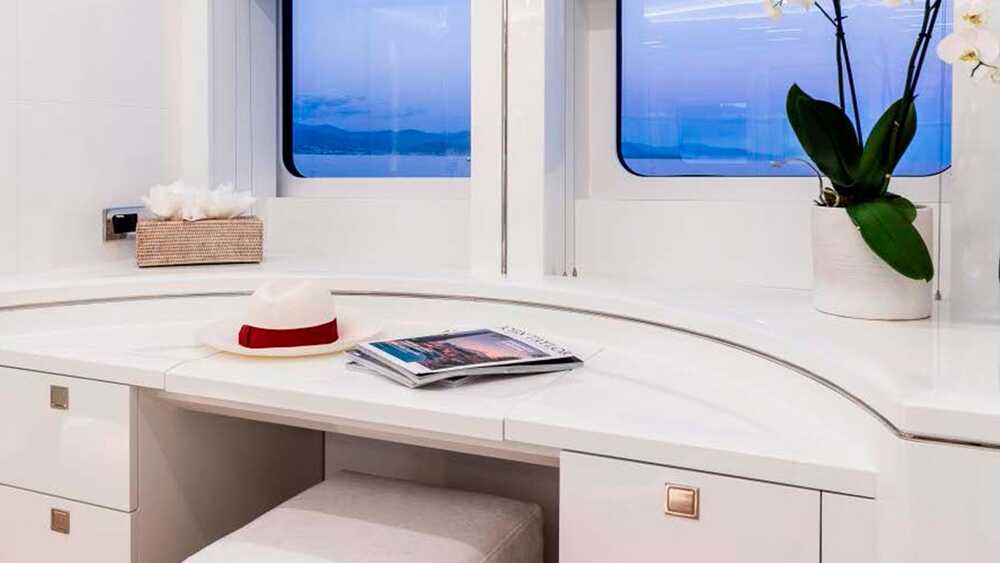 Dressing table