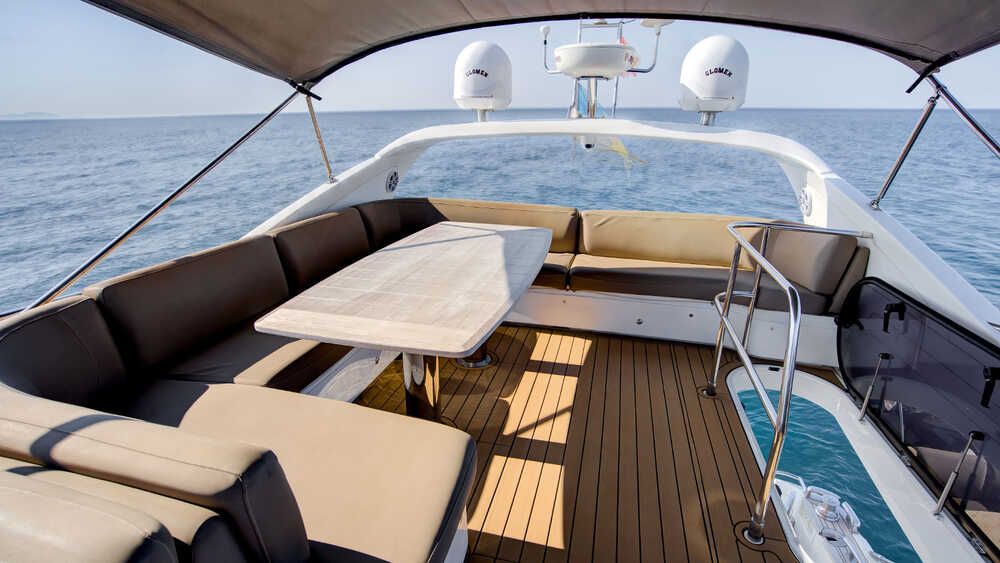 Dining area on flybridge