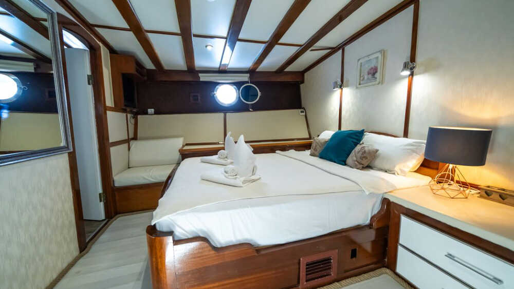 Port side guest cabin 1