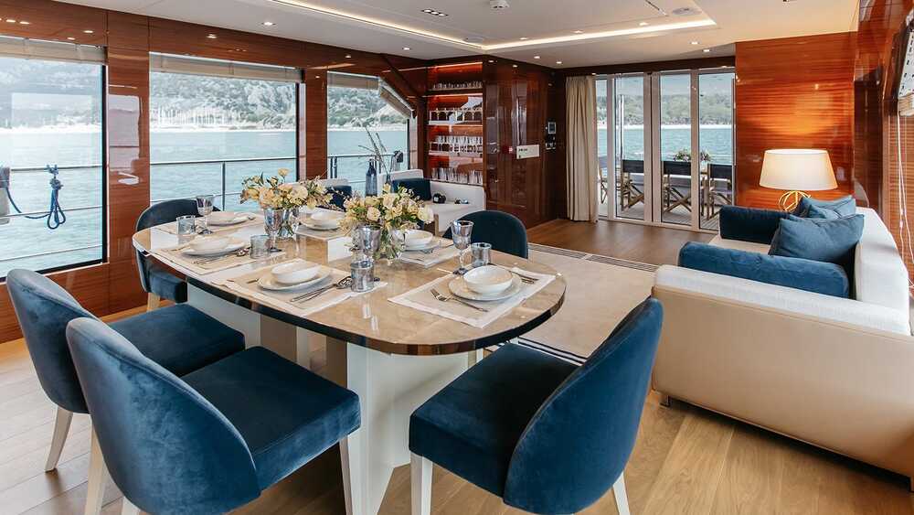 Saloon dining