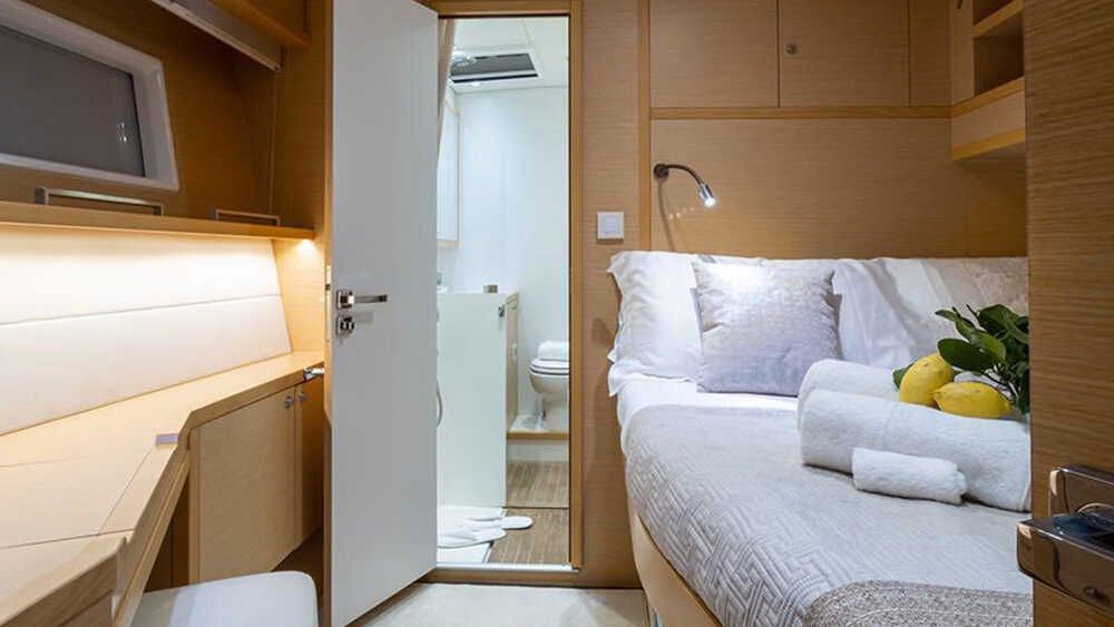 Central-left cabin