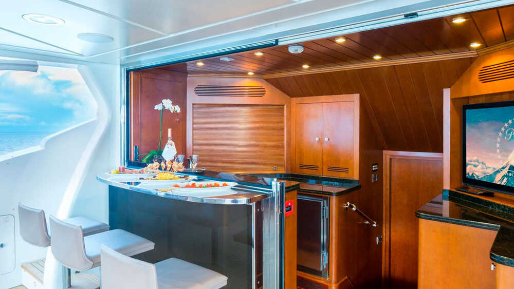 Bar on the upper deck 