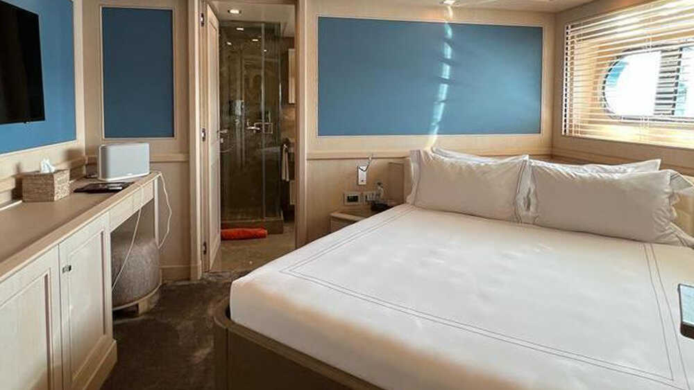 Double cabin