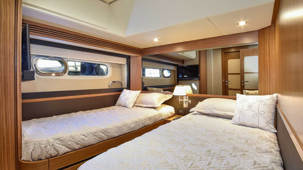 Guest cabin